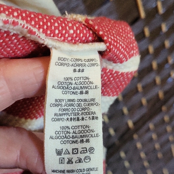 Elegant Red and Cream Striped Mini Skirt - Picture 4 of 6